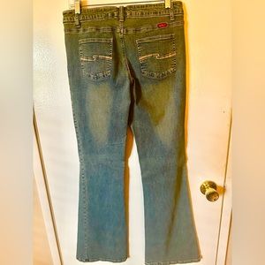 Tilt women’s surfer beach designer jeans. Super cute, size 7!